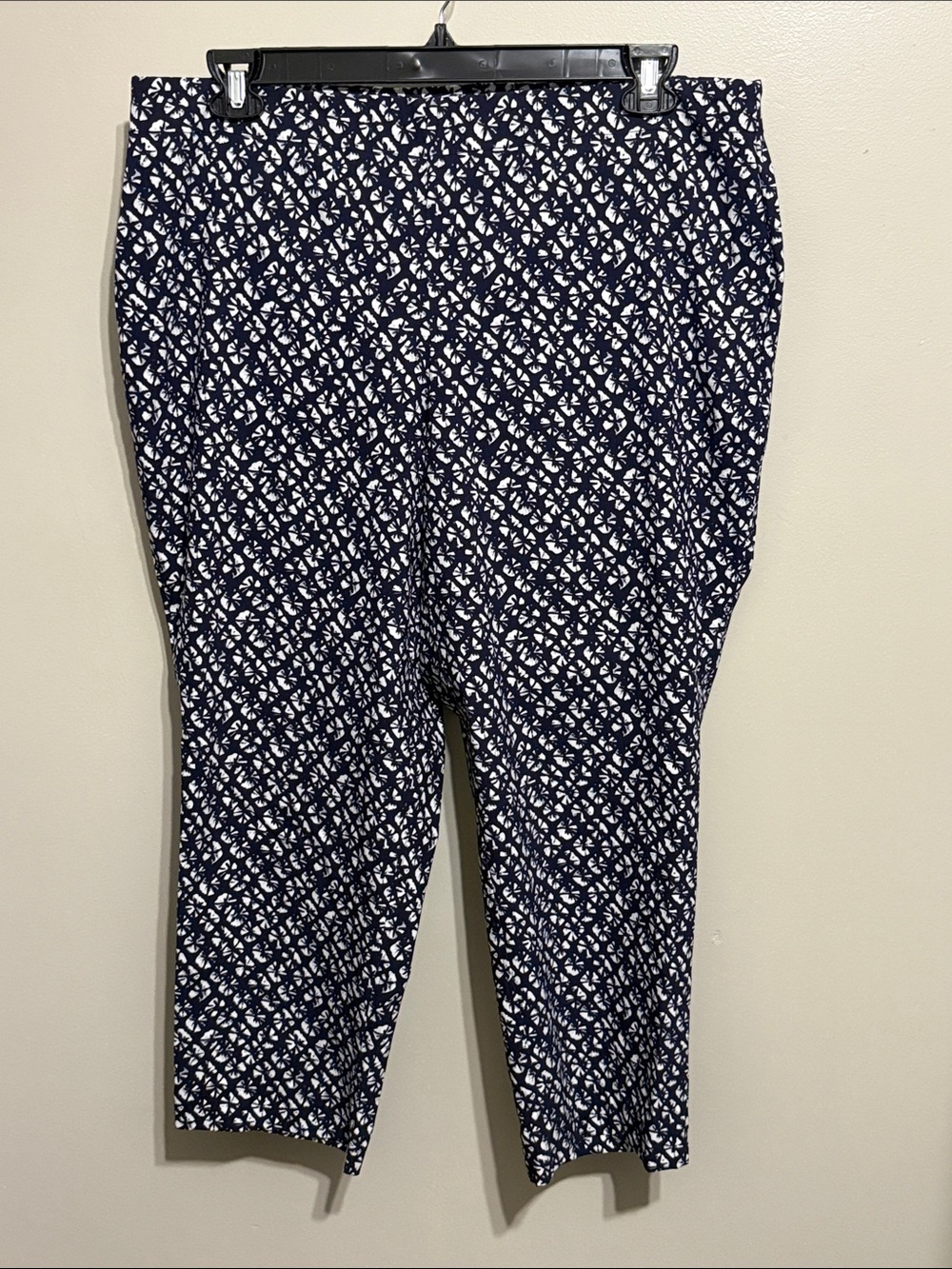 Dalia Navy & White Patterned Cropped Pants